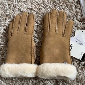 Ugg gloves size small